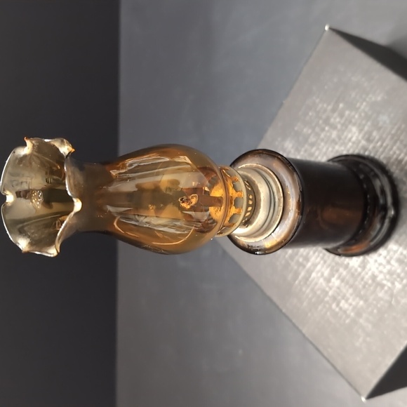 VGT,Amber Glass Oil Lamp. - Picture 2 of 8
